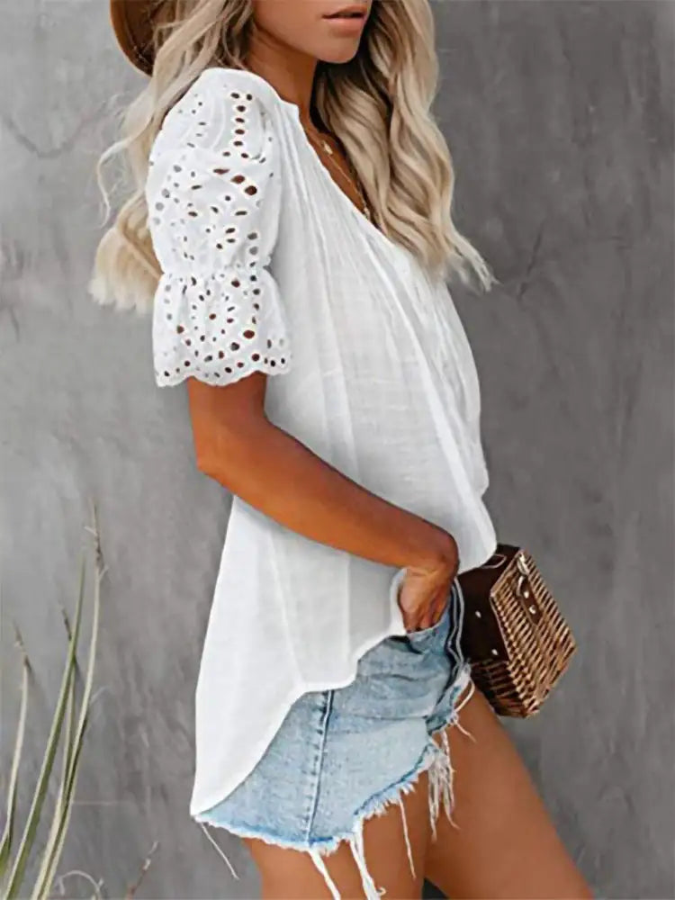 Shirt with Lace and V-neck Emily - The Next Door Neighbor 