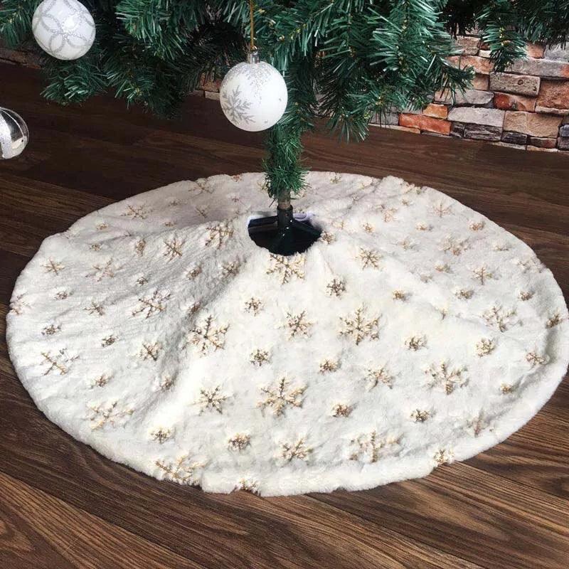 White Flannel Embroidered Snowflake Christmas Tree Skirt - The Next Door Neighbor 