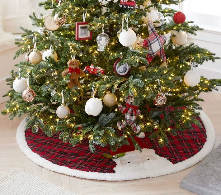 Spanish Style Velveteen Christmas-Tree Skirt