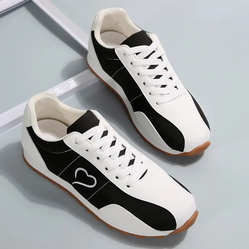 Round Head Deep Mouth Light Sneakers