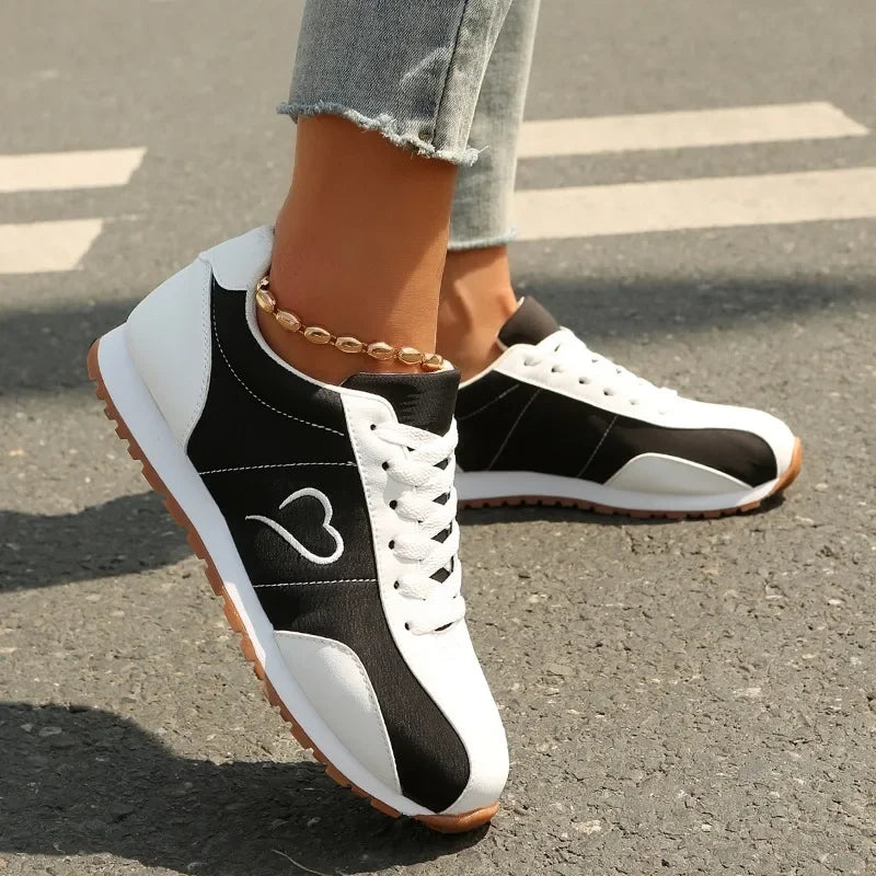 Round Head Deep Mouth Light Sneakers