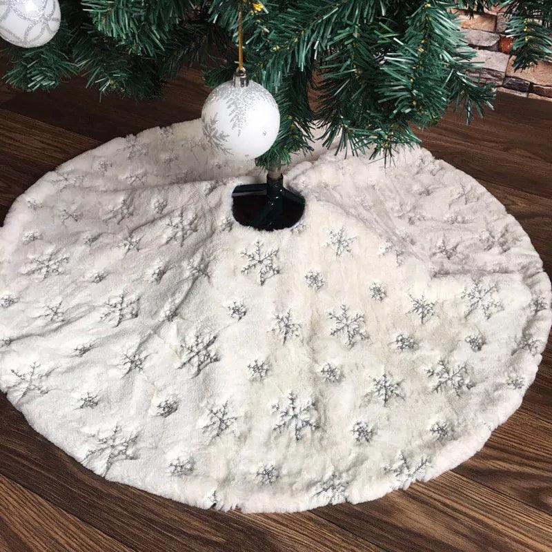 White Flannel Embroidered Snowflake Christmas Tree Skirt - The Next Door Neighbor 