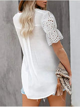 Shirt with Lace and V-neck Emily - The Next Door Neighbor 